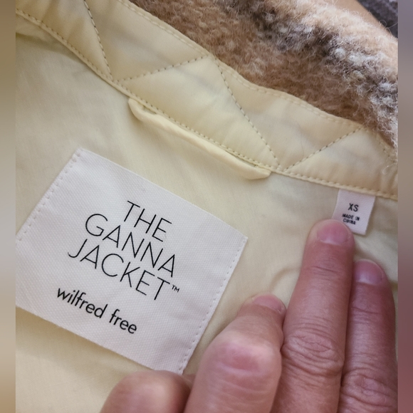 Aritzia Wilfred Free Ganna Jacket. Long with side pockets. New with tags. - Picture 2 of 7